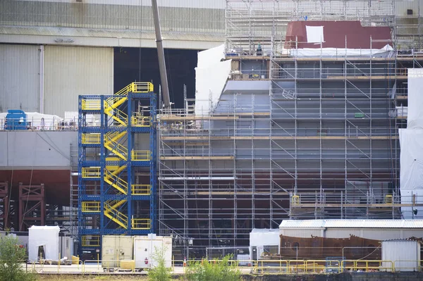 Construção de navios e andaimes em Port Glasgow Shipbuilding Dock — Fotografia de Stock