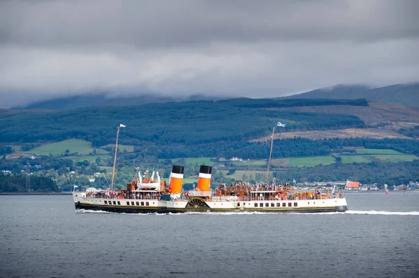 Greenock, İskoçya, İngiltere, 5 Eylül 2021, Glasgow 'dan Rothesay' a seyahat eden turistlerle dolu Waverley buharlı vapuru.