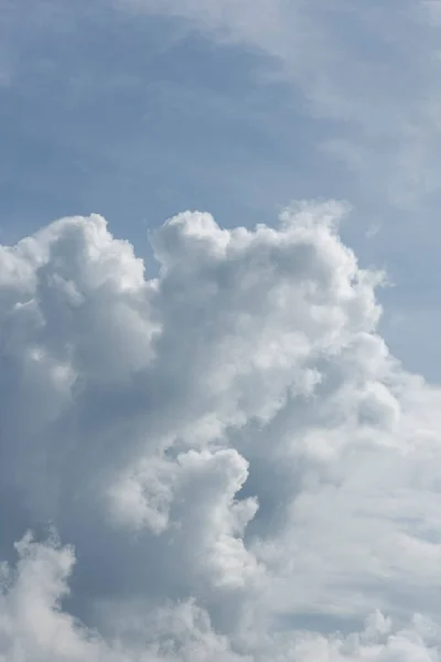 Langit Biru Dengan Awan Putih — Stok Foto