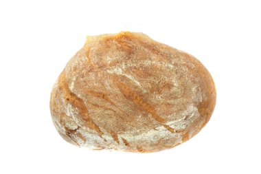 Beyaz arka planda izole edilmiş taze ev yapımı ekşi ekmek manzarası.