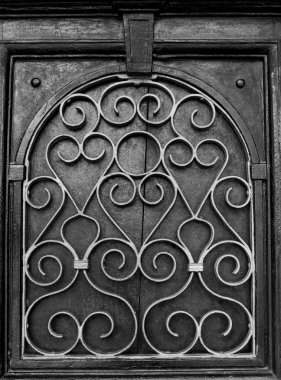 Bir ahşap üzerine metal dekorasyon