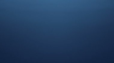 Dalgalanan su damlaları