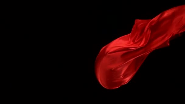 赤いベルベットの布を流れる — ストック動画
