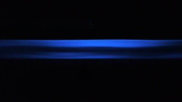 Ondulación de agua con luz azul — Vídeos de Stock