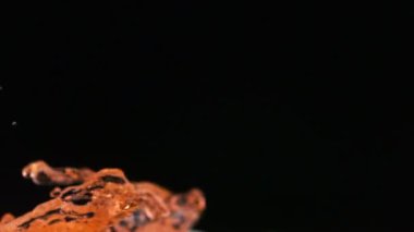 Renkli su sıçraması