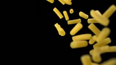 Düdük makarna atma