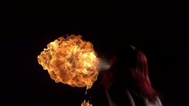 Oheň míč výbuch — Stock video