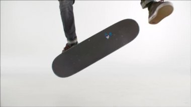 Kickflip hüner yuvarlanan skater