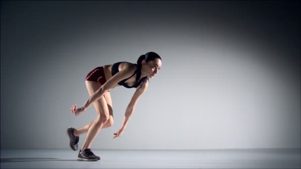 Décollage féminin à la ligne de départ — Video