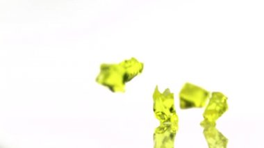 Düşen jöle küpleri