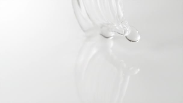 Water splashingwith flower — Stock Video