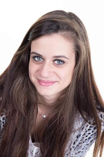 Mujer joven sonriente - lindo retrato. Sonrisa natural cándida adorable — Foto de Stock