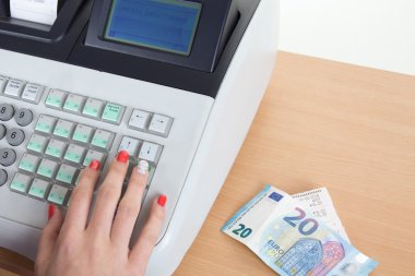 Yakın çekim, Yazar kasa ile basılmış izole alış irsaliyesi