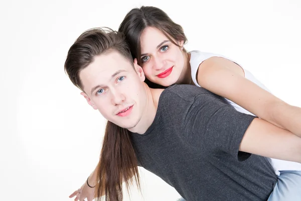 Feliz pareja sonriente enamorada. Aislado sobre fondo blanco. — Foto de Stock