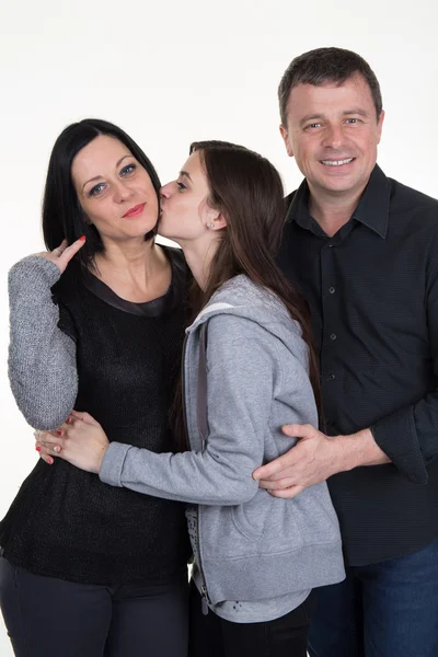 Sonriente familia feliz con hija adolescente juntos — Foto de Stock