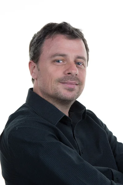 Retrato de hombre sonriente y confiado en blanco —  Fotos de Stock