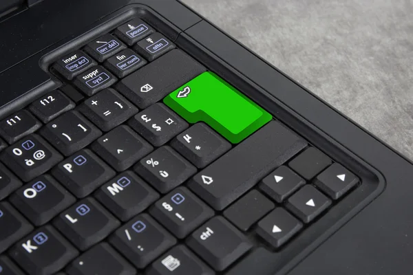 Computador ambiente verde detalhe botão closeup — Fotografia de Stock