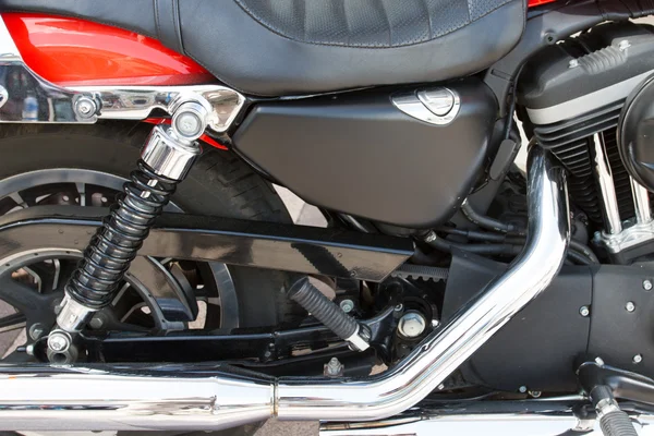 Primer plano de un gran motor de motocicleta brillante — Foto de Stock