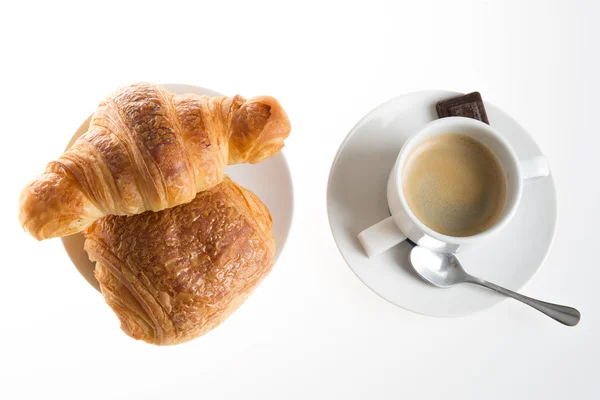 Taza de café con croissant francés y chocolate con chocolate — Foto de Stock