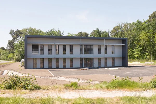 Nuevos edificios modernos de oficinas - concepto de negocio y éxito — Foto de Stock