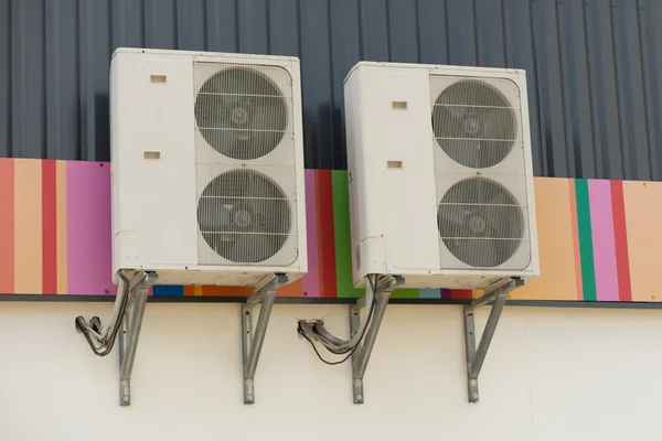 Compressore di condizionamento d'aria esternoo a parete — Foto Stock