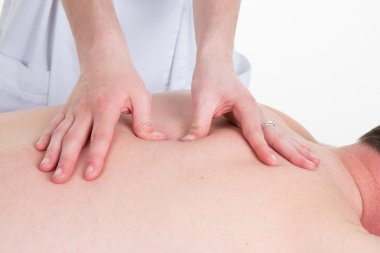 Eller profesyonel geri spa merkezinde masaj