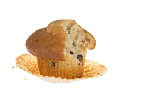 Muffins de chocolate saborosos chip isolado em branco — Fotografia de Stock