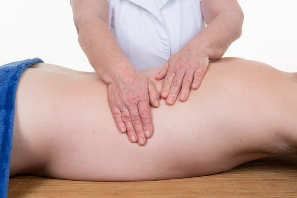 Portret człowieka otrzymujących leczenie masaż z ręka — Zdjęcie stockowe