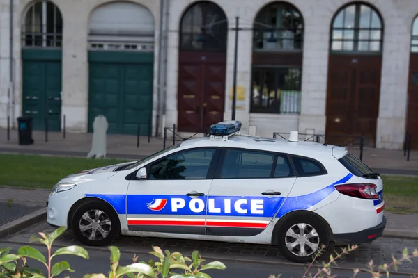 Lado de un coche de policía francés en la calle — Foto de Stock