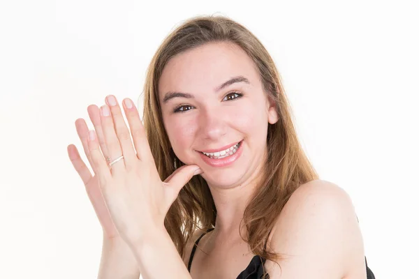 Adolescente chica hermosa alegre disfrutando y aplausos — Foto de Stock