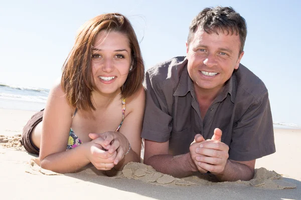 Happy Couple having fun on the Beach. Summer — Stock Photo, Image