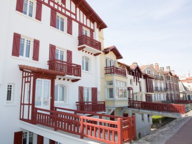 Bask Ülkesi. Fransa. bir ev ile tradionnal dış görünümünü
