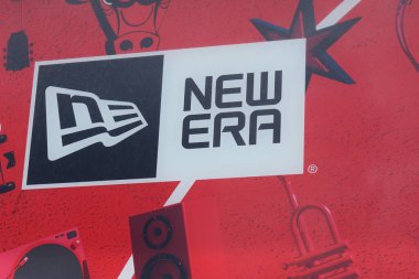 Bordeaux, Aquitaine / Fransa - 10 20 2020: New Era Cap logosu ve yeni model mağazasının perakendecisinin önündeki metin imzası