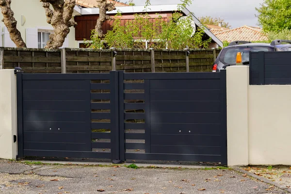 Portail Porte Acier Gris Maison Moderne Aluminium Banlieue — Photo