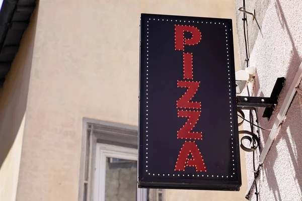 Pizza Restaurant Bord Uit Italië Straat Buiten Tekst Muur — Stockfoto