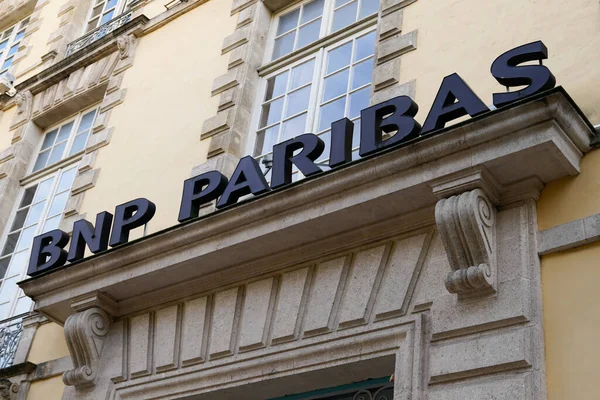 Stock image Bordeaux , Aquitaine / France - 11 01 2020 : bnp paribas agency text and logo sign front of french agency bank office wall