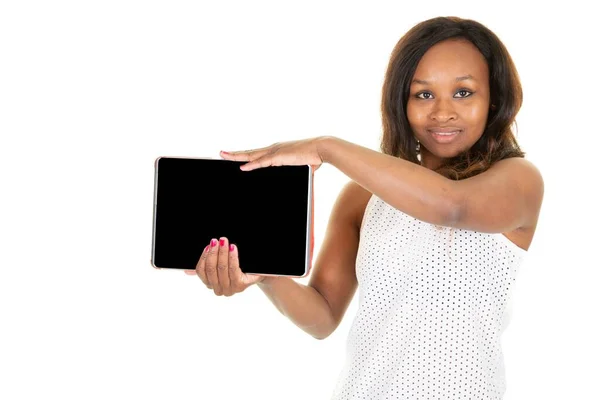 Mãos Africanas Americanas Mostrando Segurando Tablet Digital Com Tela Branco — Fotografia de Stock