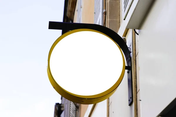 Mur Avec Panneau Blanc Rond Doré Bannière Vide Prêt Pour — Photo