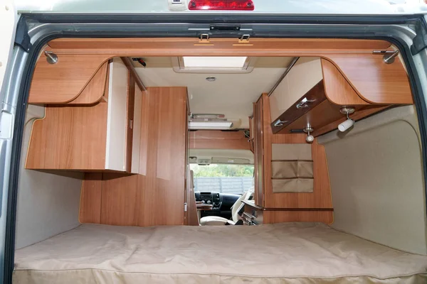 Interior Quarto Moderno Vanlife Campervan Treinador Com Equipamento Luxo — Fotografia de Stock