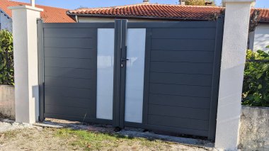 Modern çelik kapı alüminyum ev portalı Blades banliyösü House Street