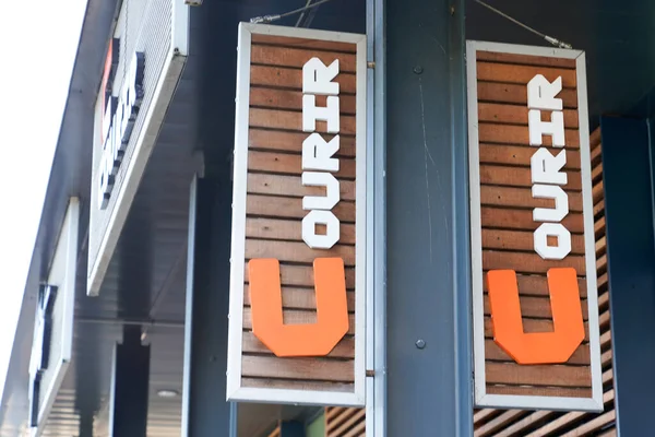 Bordeaux, Aquitaine France - 12 01 2020: Courir c logosu ve butik mağazasının marka ayak ayakkabıları perakende spor ayakkabıları.