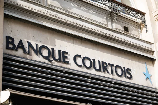 Burdeos Aquitania Francia 2020 Banque Courtois Star Logo Text Sign — Foto de Stock