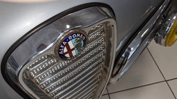 Burdeos Aquitania Francia 2020 Alfa Romeo Giulietta Spider Logo Coche — Foto de Stock