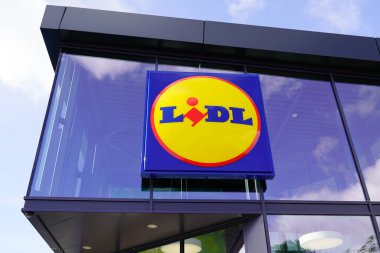Bordeaux, Aquitaine France - 12 25 2020: Dünya çapında indirimli Alman süpermarketinin logosu ve amblemi