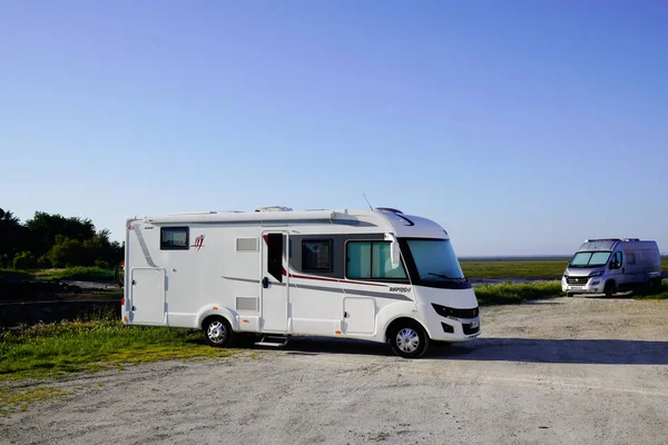 Ares Aquitania Francia 2020 Rapido 896F Autocaravana Aparcada Junto Mar — Foto de Stock