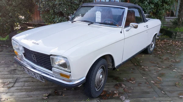 Bordeaux Aquitaine France 2020 Peugeot 304 Convertible Vintage Retro Car — Stock Photo, Image