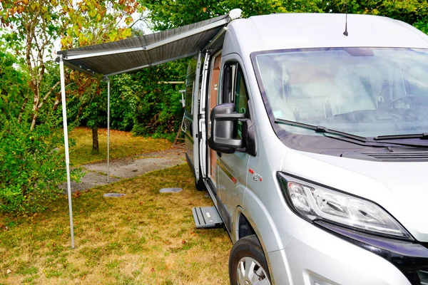 Bordeaux Aquitaine Frankrike 2021 Fiat Ducato Campereve Husbil Semesterresa Husbil — Stockfoto