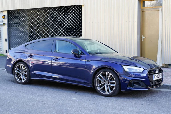 Bordeaux Aquitaine Francie 2021 Audi Moderní Modré Nové Auto Zaparkované — Stock fotografie