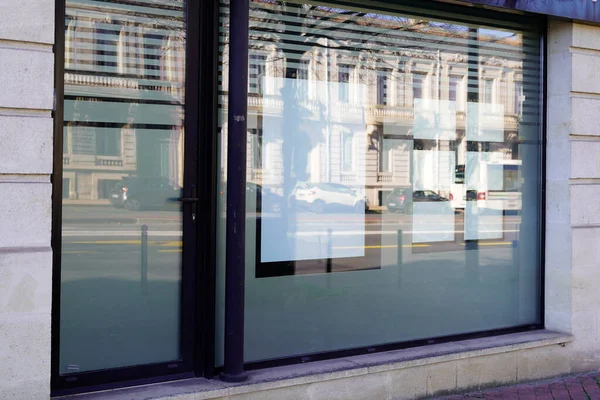 Magasin Façade Fenêtre Aluminium Noir Argenté Panneau Vierge Vide Sur — Photo