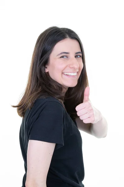 Sonriente Linda Mujer Con Pulgares Arriba Riendo Sobre Fondo Blanco —  Fotos de Stock